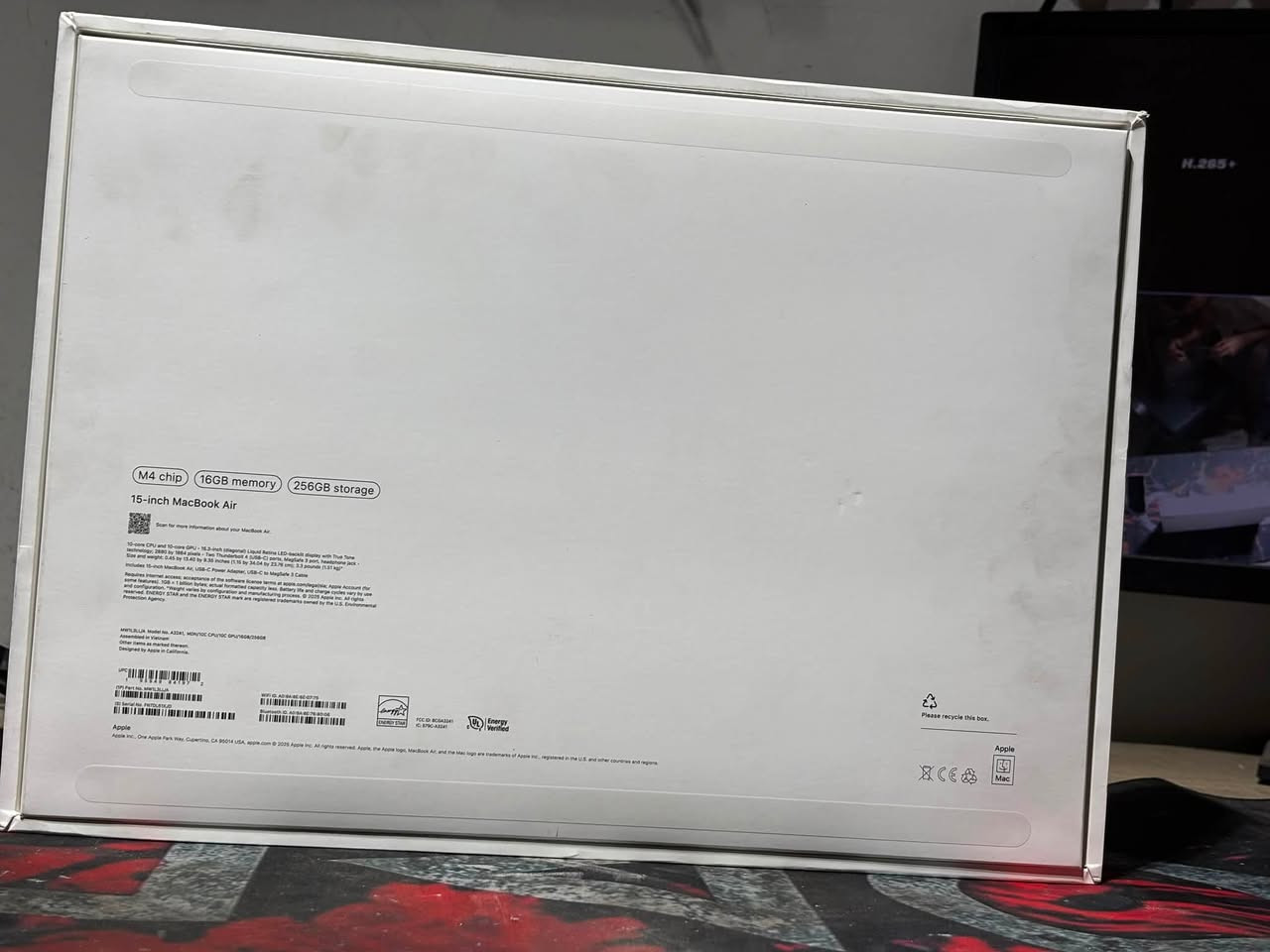 السلام عليكم 

Mac book air 
M4 
16 gb ram
256gb 
15.6 
🔋 100% 
23  شحنة
نقص شحانة فقط والجهاز يشحن على اي شاحنة تايب سي نوعيتهة زينة 

مليون و ٥٥٠ مجال بسيط للشراي  
التواصل على الواتس اب فقط 
***********
