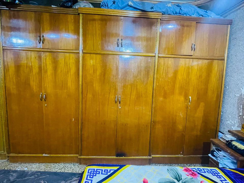 غرفه كامله للبيع مابيها كسر  نظيفه  مكانها بغداد الامين السعر ٣٠٠ وبيها مجال ***********
