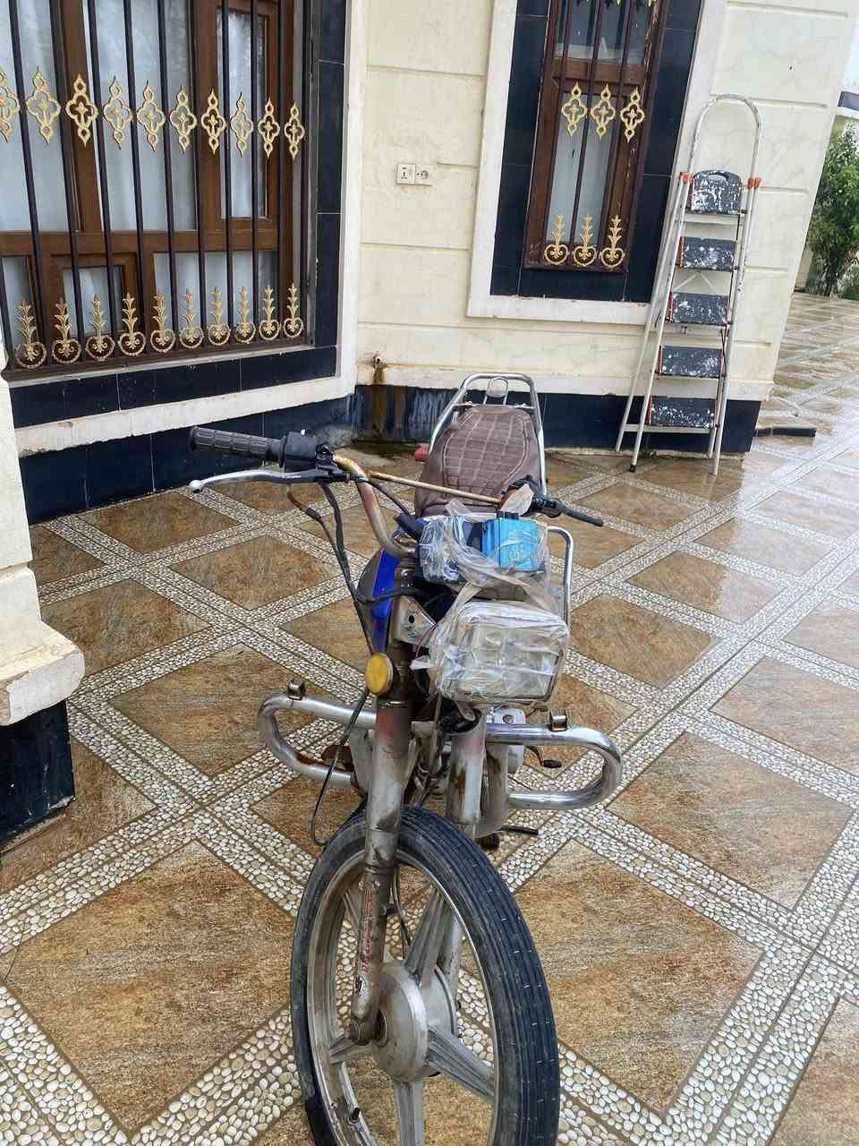 السلام عليكم جني موديل ٢٠١٨ محبوب جماهير بيه نقوصات بطاريه وجاملغ امامي ولايت شغال هندر واحد مبدل دهن وبلك وكابريتر جديده وراها وكفته مع  العلم جان مجودر بس طلعته صورته قيم واخذه ‭
‭٠٧٧٥ ٣٤٤ ٦٤٨٥‬
