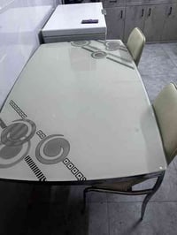 ميز طعام 5 كراسي وطبلة للبيع الي يريدهم يراسلني 07756643944