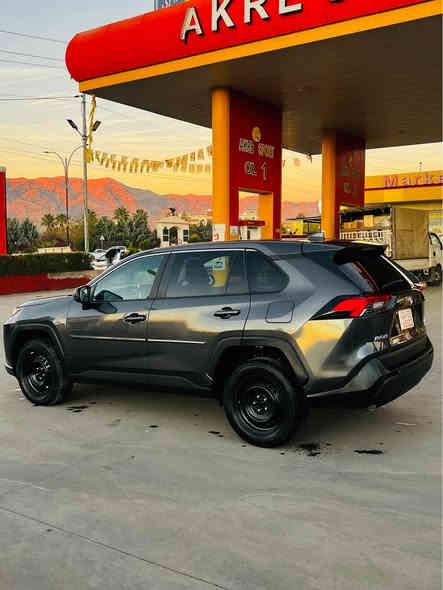 السلام عليكم للبيع𝑻𝑶𝒀𝑶𝑻𝑨  𝑹𝑨𝑽4 2023 𝑨𝑾𝑫
ضرر جملغ خلفي و باب بدون ارباك 
و بي pdr شبر من جملغ خلفي 
ماشيه فقط 7 mil 
رقم شاصي 2T3F1RFV5PW376617
گير محرك كلشي بلادي
مواصفات گيچ الكتروني رادار امامي و جانبي و شاشه ايباد كاميره و بريك بصمه نظام تراكشن نزام أپل كاربلاي وايرليس و بعد سياره جاهزه 
بدون رقم تترقم اربيل دهوك سليمانيه حسب رغبتك 
و سعر بلاش جو سوك 195 $ بي مجال بسيط 
مكان سياره عقره ابعت عن اربيل و موصل ساعه 
رقم تلفون فايبر واتساب *********** واتساب 
*********** بث مباشر اكر
