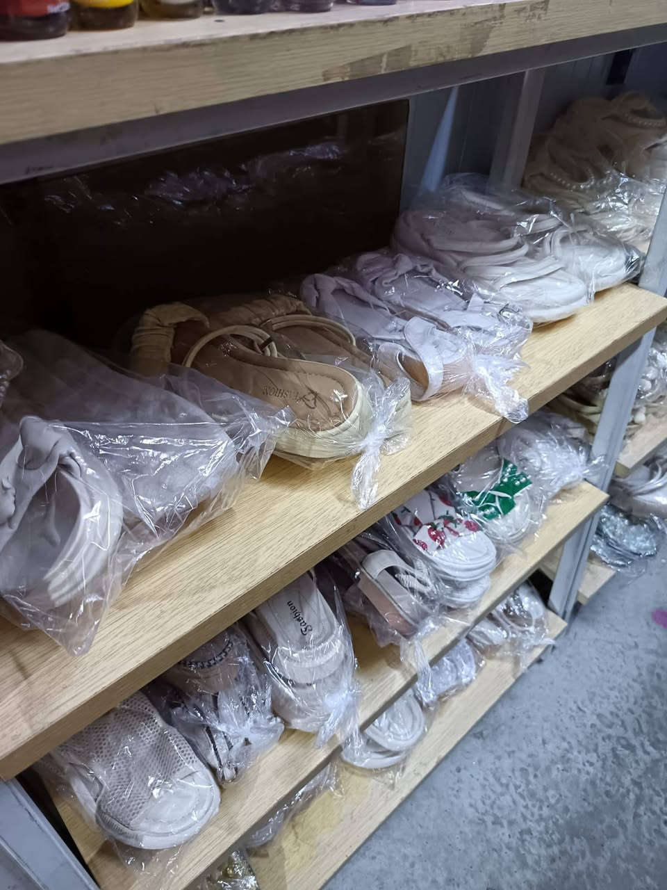 تم فتح بضاعه جديده 😍 
سلبر رجالي ولادي وبناتي 
شحاطه نسائي 
نضارات ماركه نسائي رجالي 
العنوان فلوجه حي الضباط شارع المستشفى مجاور دكتوره محاسن اسم المحل مجمع الأخوين للتبضع المنزلي متواجدين لساعه ١١ ليلا


**إذا كنت صاحب هذا الإعلان وتريد حذفه لأي سبب، رجاءا أرسل رسالة إلى الدعم الفني**