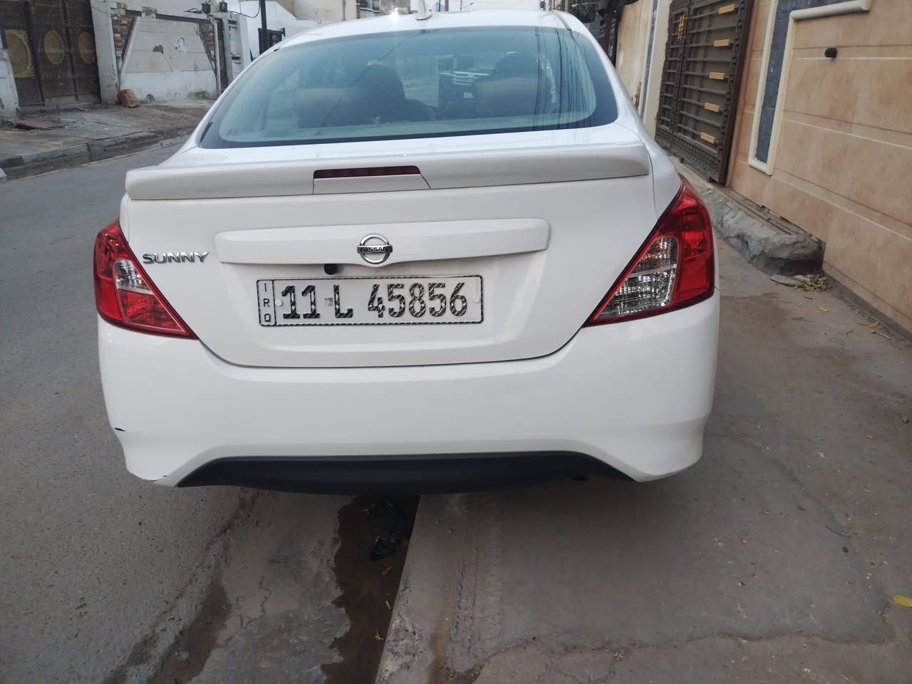 نيسان صني هندي  موديل ٢٠٢٤ ماشيه ٦٧الف بيه ضربه بالدعاميه الاماميه ومبدل مازده صفحه السايق السعر ١٢٥ $ وبيه مجال للاستفسار اتصل ع الرقم ***********
