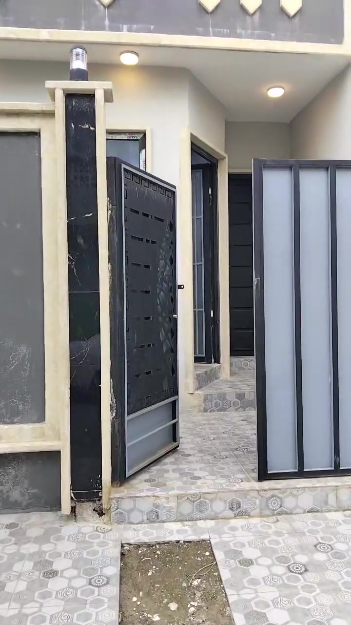 دار للبيع حي كرامة المساحة 100متر🏡 زيرو يتكون من غرفتين نوم واستقبال 

***********    ،☎️
*********** واتساب استفسار ع ارقام الثالية
