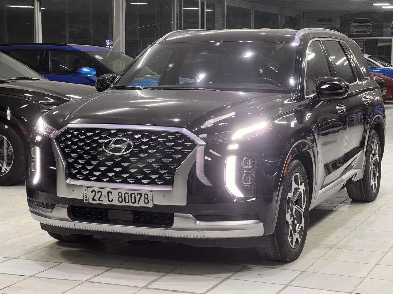 السلام عليكم ورحمة الله وبركاته. 
#معرض_ابن_شعبان_لتجارة_السيارات. 
—————————————————————
✅اسم السيارة : هيونداي بلسايد 
✅الفئة : كالغرافي 
✅الموديل : 2021
✅عداد المسافة :  56 الف ميل
✅رقم السيارة : اربيل  
✅السعر:   259 ورقة 
✅الضرر : الابواب اليسار + دور الجاملغ الخلفي 
✅الايرباكات : ضرر ايرباك الكشن فقط 

————————————————————————
🔻1-حجم المحرك 6 سلندر 3800. 
🔻2-عداد المسافة الف ميل
🔻3-بصمة باب و بصمة تشغيل و 🔻تشغيل عن بعد 
🔻4-ويل كب حجم 20 مع طقم تاير 🔻بحالة ممتازة 
🔻5- لايتات زينون عالي ناصي اصل 
🔻6- فتحتين سقف 
🔻7- اشارات بالمرايا الجانبية
🔻8- رادار جانبي 
🔻9- حساسات امامية خلفية اصل 
🔻10-كامرات عدد 4 برؤيا 360 درجة 
🔻11- جنطة كهرباء شفط 
🔻12- غرفة السيارة جلد اسود اصل 
🔻13-ذاكرة خزن ميموري لكرسي 🔻السائق مع وضعية المساج في 🔻كرسي السائق 
🔻14- تحكم كهربائي لمقاعد 🔻المقدمة
🔻15- رادار امامي تفاعلي مانع 🔻للتصادم
🔻16- شفتات ستيرن للتحكم بالگير 🔻العادي
🔻17- شاشة كبيرة الحجم للتحكم 🔻بمجموعة من الايعازات
🔻18- كامرة خلفية
🔻19- عارضة بيانات على الجامة 🔻الامامية
🔻20- 4 وضعيات للقيادة 
🔻21-الكراسي الامامية تبريد + تدفئة
🔻22-الكراسي الخلفية تبريد + 🔻تدفئة
🔻23-مانع الخروج عن المسار
🔻24-بردات خلفية اصل 
🔻25- تحكم كهربائي للكراسي 🔻الخلفية 🔻و الوسطية
🔻26- السيارة سبعة راكب مع ثلاث 🔻قطع 🔻تبريد 
🔻27-شاحن وايرليس لاسلكي
🔻28- تحكم ستيرن جهتين متكامل

🔅وباقي الموصفات المعروفة🔅
 
🔵السعر المطلوب   259 ورقة🔵
—————————————————

*********** ‏ 📞المبيعات. 
***********٣📞الادارة. 

🔴العنوان:النجف الاشرف-
🔴المدينة المائية-
🔴مقابيل حي الجامعة-
🔴مجاور كافية الزاويه-
