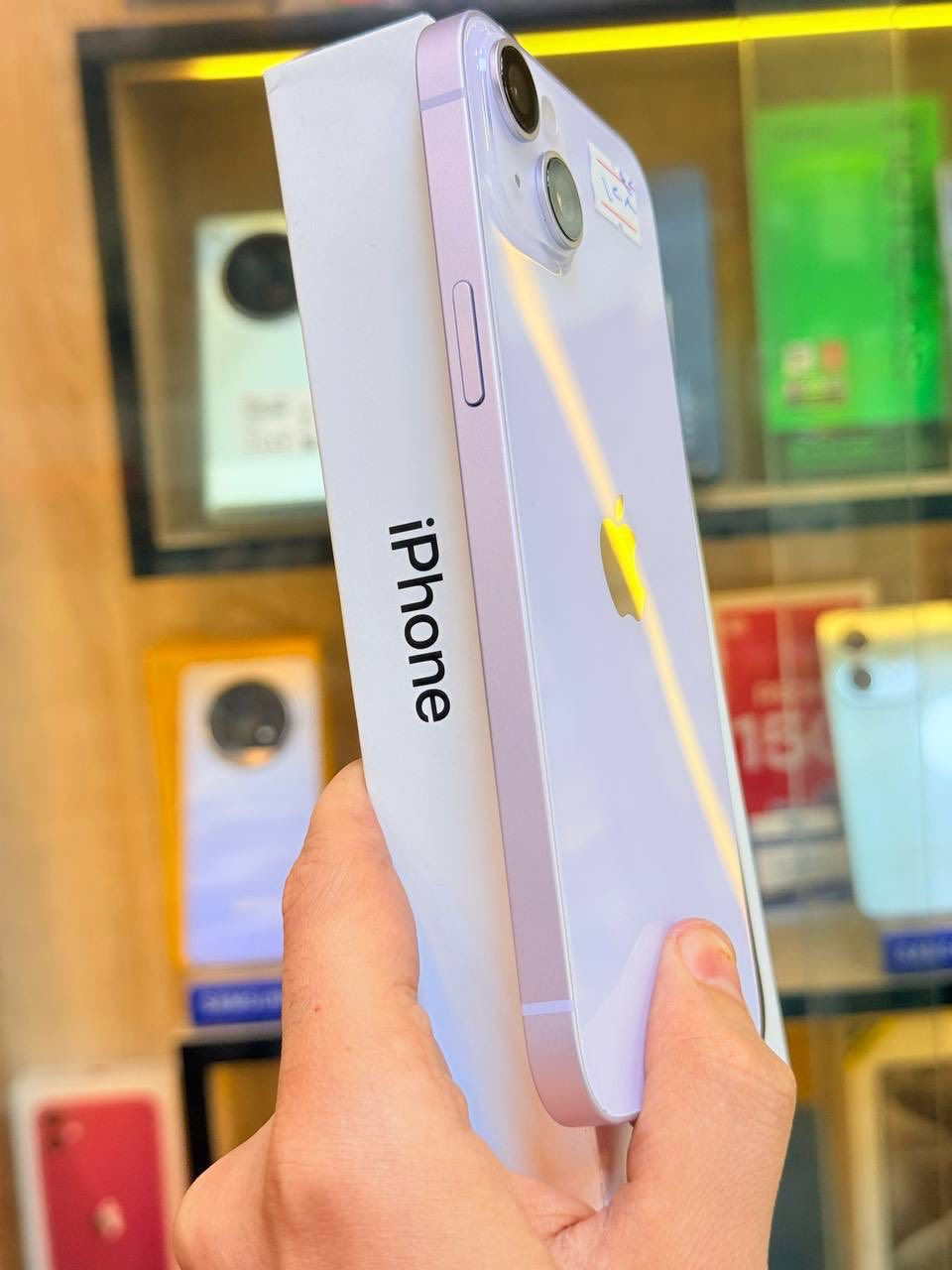 🎄🎄 عرض نهاية السنه🎄🎄
أيفون14 ابلاص ذاكره 128بطاريه92 لون مميز  جهاز جديد يخبل ممبدل بي شي وتر بروف بالحاسبه  كله نورمال وبي ضمان 5 ايام كامل ملحقاته نموذج M لاصلي نضافه 100‎%‎   كنما فاتحه من الكارتون مكاني بغداد البياع شارع13 مقابيل الحمام الريس للموبايل مجاور مكتبه ميم
السعر550 الف  
***********
