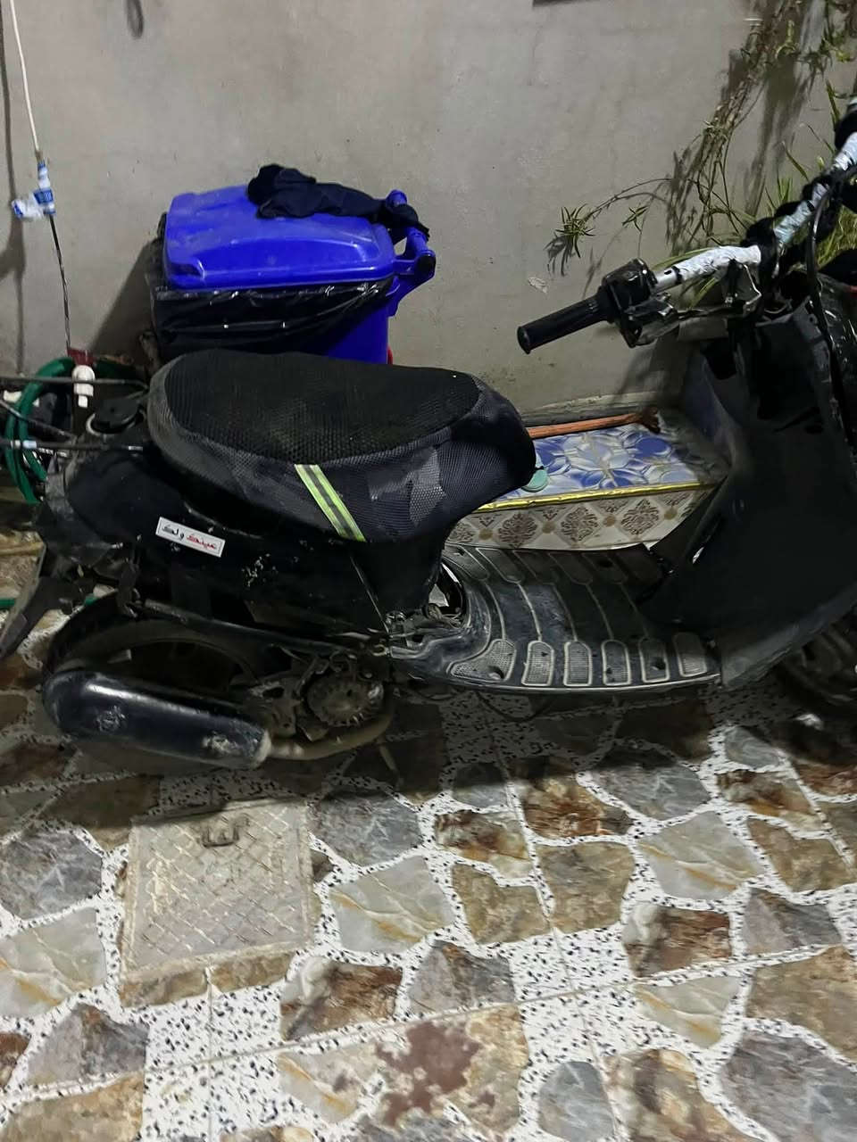 ماطور بوتين مكينه مامفتوحه وشرط شاهي ماوصل لحيم وتحريكه نار السعر١٢٠وبي مجال ماكني ملاين الثانيه الرقم ***********
