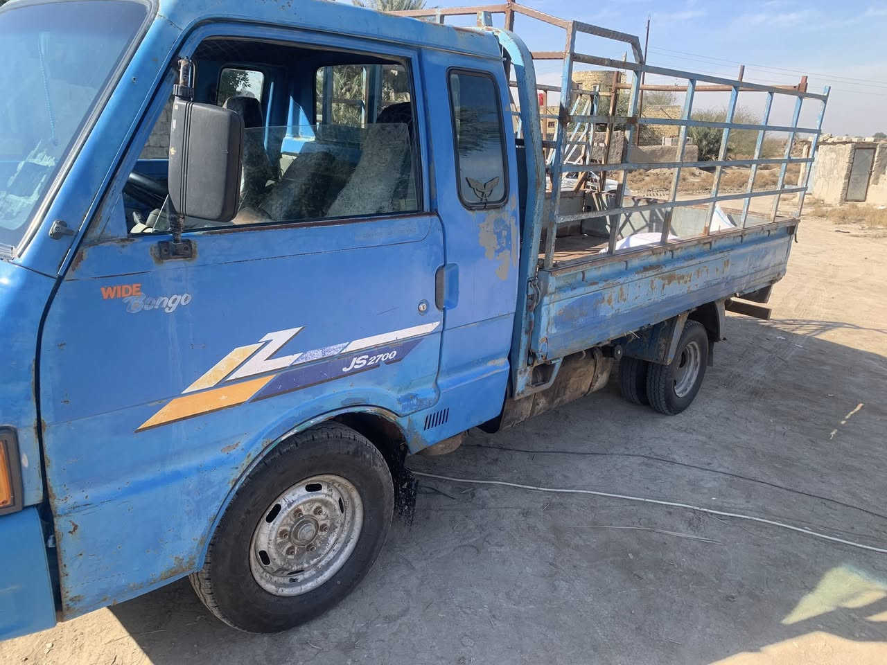 سلام عليكم كيه بنكو حمل موديل 1994 مكينه وكير وشاصي مكفولات تايرات جدد رقمها قادسيه سنويه ساقطه  سعر 43وبيها مجال لطيبين لاستفسار   الرقم *********** مكان الديوانيه البدير
