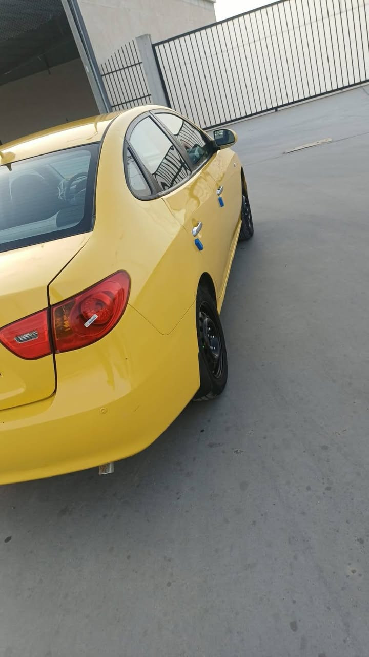 السلام عليكم سياره للبيع نواع النترا موديل 2010مقدس السعر بلش 41 ورقه وبيه مجال
سياره دوات دوات دوات بيه كصه جنطه شغل باحات
متومه طبق الاصل رقم وسنويه النجف شرط حسبه
مكينه وكير خير من الله تخم تاير بتري جديد كهربائي سياره كله شغل تبريد 
وسياره موجود في واسط وإني مكلف بالنشر نتصل على رقم الهاتف ***********////***********///
