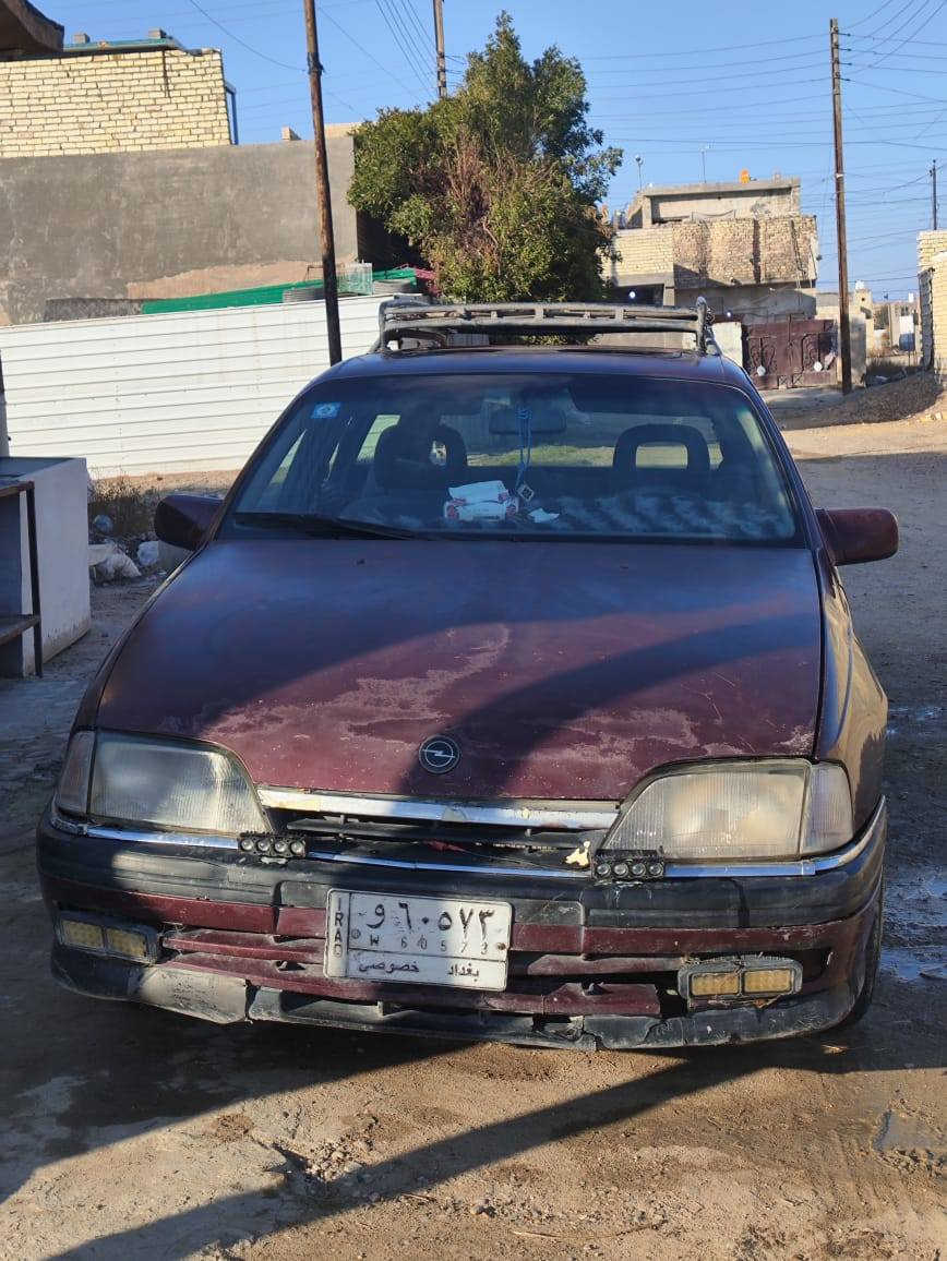 اوبل اوميغا موديل 1991 كير عادي و محرك ٢٠٠٠
 الرقم بغداد و السنوية ٢٩
سعرها ٣٠ ورقة و بيها مجال
مكان السيارة: تاجي/ سبع البور / ٥٠٠٠  
واتساب: ***********
