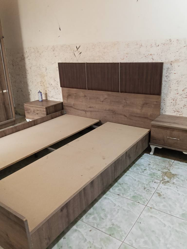 غرفة نوم تركي للبيع اخو جديد شرط النظافه غرفه كامله حلوه درجه اولى سعرها 350الف اي استفسار يراسل صفحه او يخابر على رقم *********** مكان كركوك كركوك, العراق
