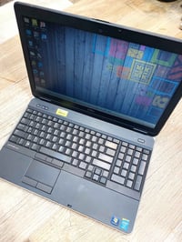 تدور ع لابتوب للدراسةوالبرامج المكتبية والحسابية حجم شاشة كبير الك هاي...