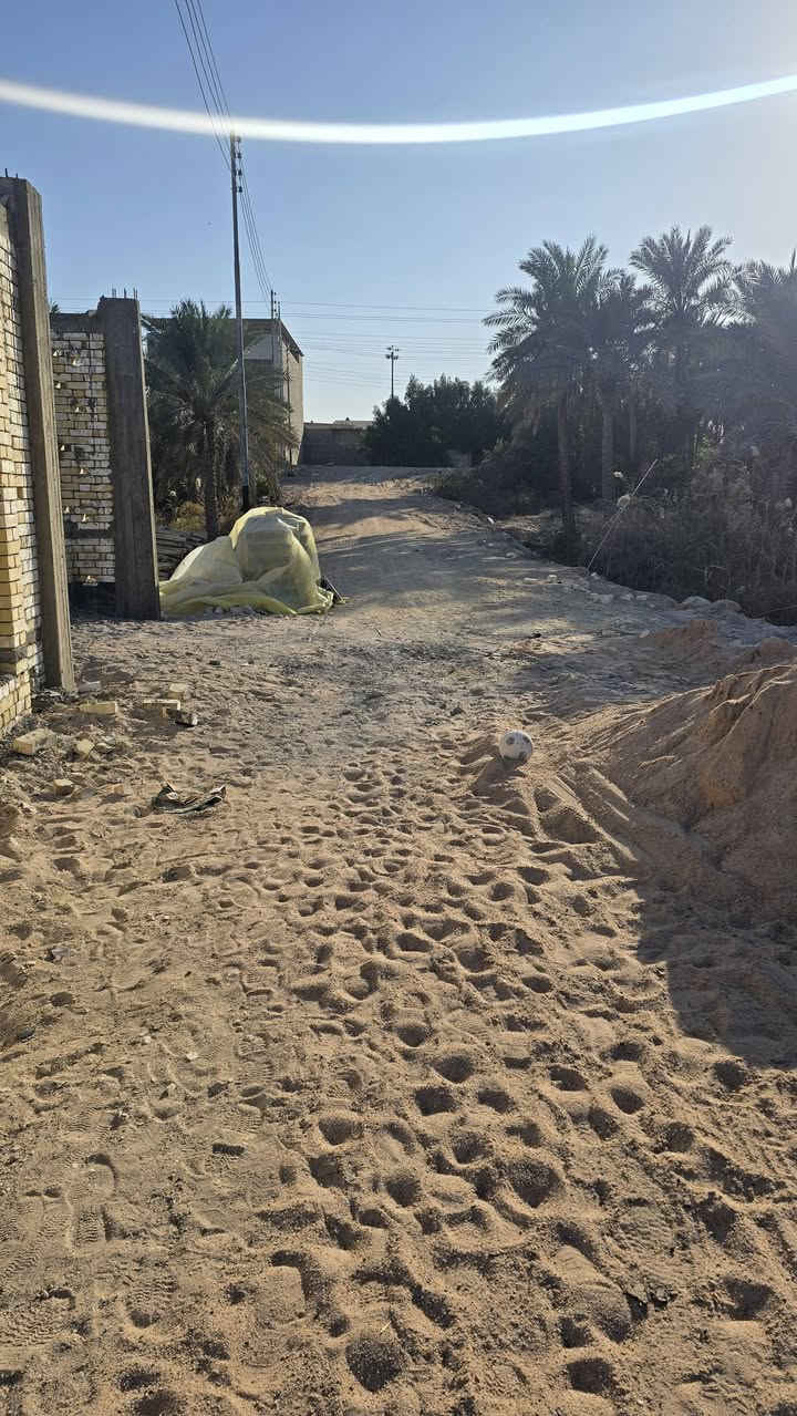 قطعه أرض للبيع المساحة 300متر  نوع العقار طابو ملك صرف زراعي عراقي تحويل سهم بل طابو وجها 10م نزال 30م عرض شارع 8متر جميع الخدمات متوفره ماء كهرباء مدارس سوك جوارين ابو الخصيب القدامه سعر 75مليون وبيه مجال الاستفسار اتصل أو وتساب ***********
