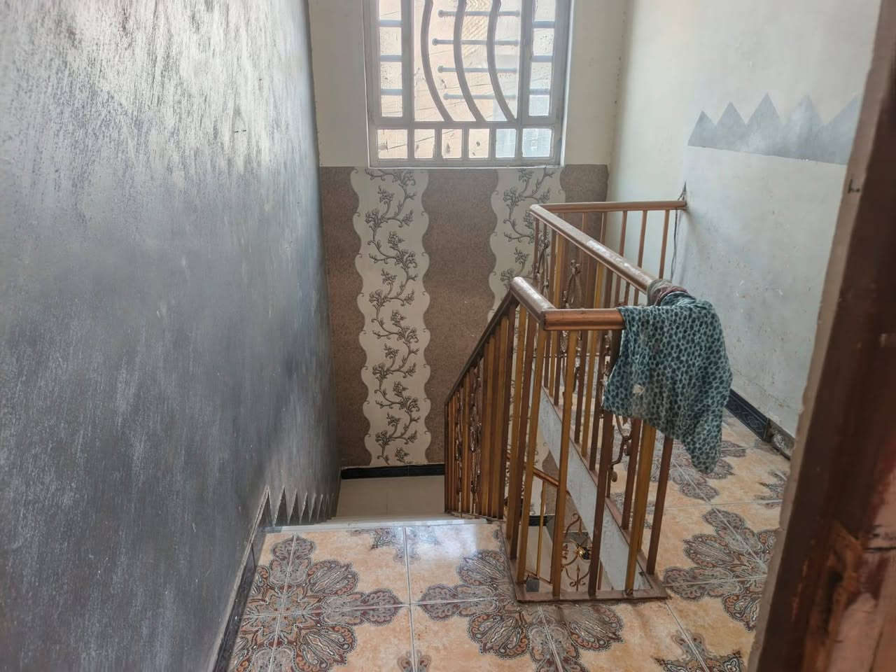 للبيع بيت 🏡 #زراعي_سند٢٥ مساحته #١٠٠م ركن واجهه ١٤ في #الشرطه_الخامسة يحتوي على #غرفتين_نوم 😴 وصاله وحولي ومطبخ وخدمات البيت نظيف #بناء_طابوك للإستفسار اتصال 🤙 على الرقم 
***********
#الجميع
