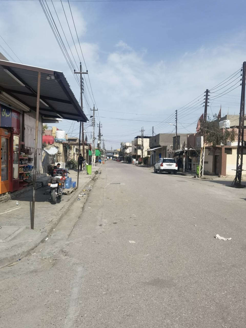 السلام عليكم
دار للأيجار مساحة 300 متر ركن بناء قديم بي نقوصات يرهم مخزن... الموقع ممتاز ركن شارع ام وليد بجوار اسوق بيت فرحان والشارع المقابل صيديلة مكة
للاستفسار الاتصال ***********
