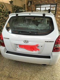 توسان 2009 شرط شركه فقط المحرك بي خيط بخار  مطلوب معارضه بسيارة جورني ...