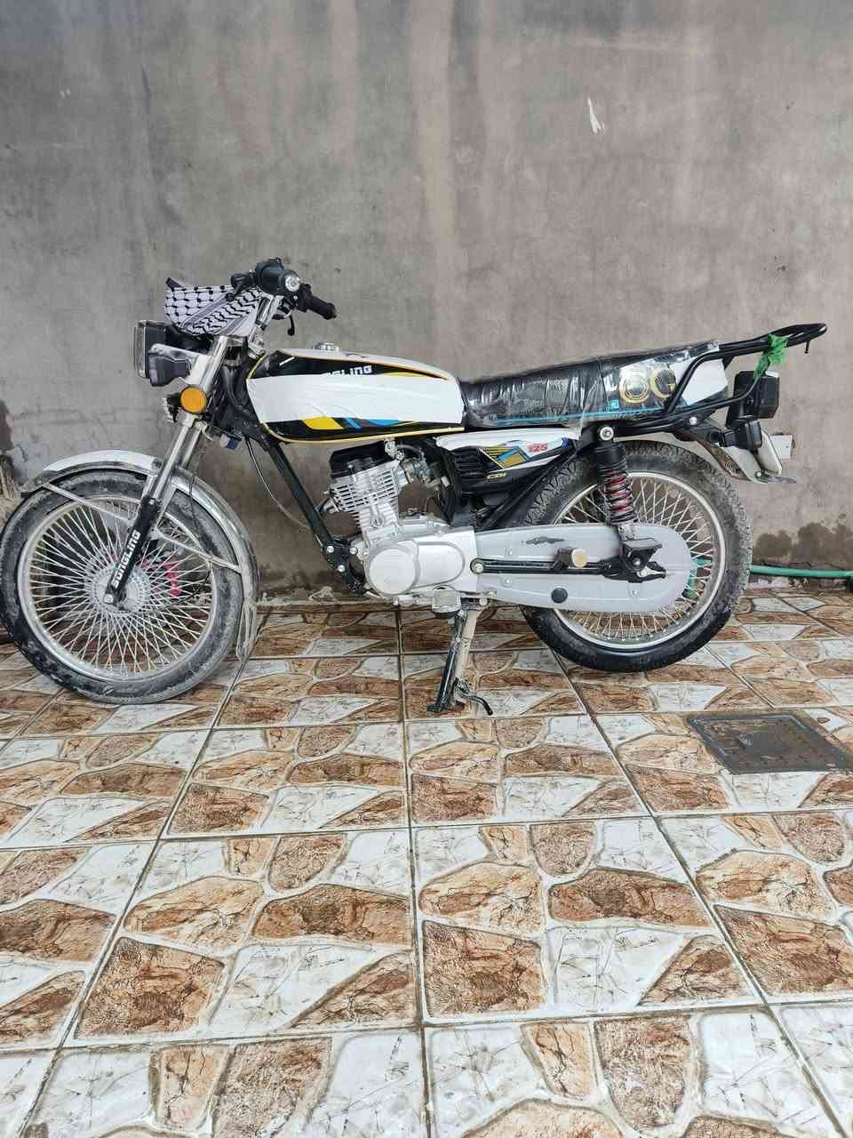 السلام عليكم دراجة تايكر موديل 2026 جديدة صارلها شهر من نزلتها السعر 800 الف قفل مكان بعقوبة حي الامين الاستفسار ***********
