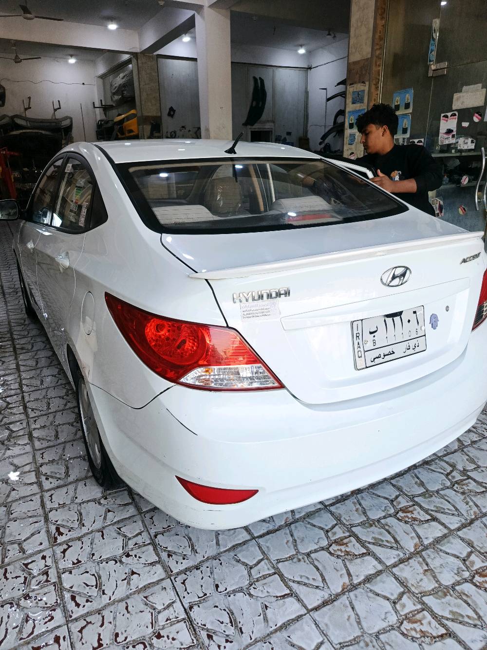 السلام عليكم اكسنت ذي قار موديل2013 مكفولة كفالة عامه عدا طخه بل باب مامصلحها ماشيه 74 الف السيارة جديدة كلش استخدام شخصي مكانها الحبوبي شارع الإخلاص  ***********