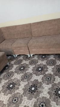 الكوفه حي الصدرين • عشر مقاعد • نظيف