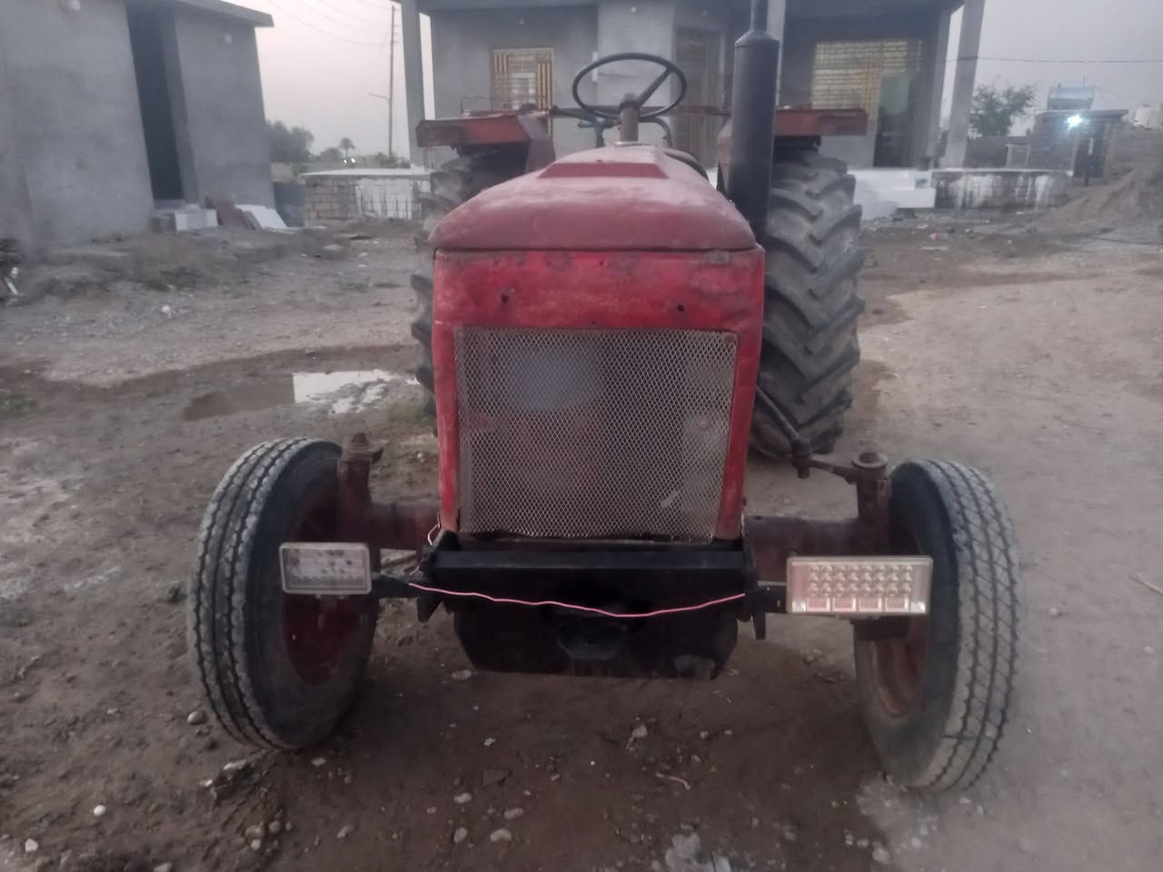 للبيع تركتر عنتر المحرك  كايم والباقي كله شرط السعر 2500  المكان بيجي الاتصال على الارقام *********** /***********
