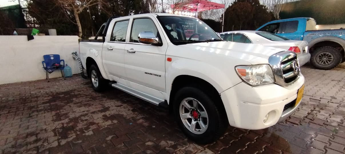 گراند تایگەر 2014
رەقەم سلێمانی
جام کارەبا
ناو فۆرمیکا و سور
کوشن مەرزیە
یەک پەڵە بۆیاخی هەیە سەرچەملەخی سەکن
مەکینە مستۆبۆشی قەزافی شەریکە
سەیارەکەی بێکێشەیە ماڵی کەسەبەتە
*********** السليمانية, العراق
