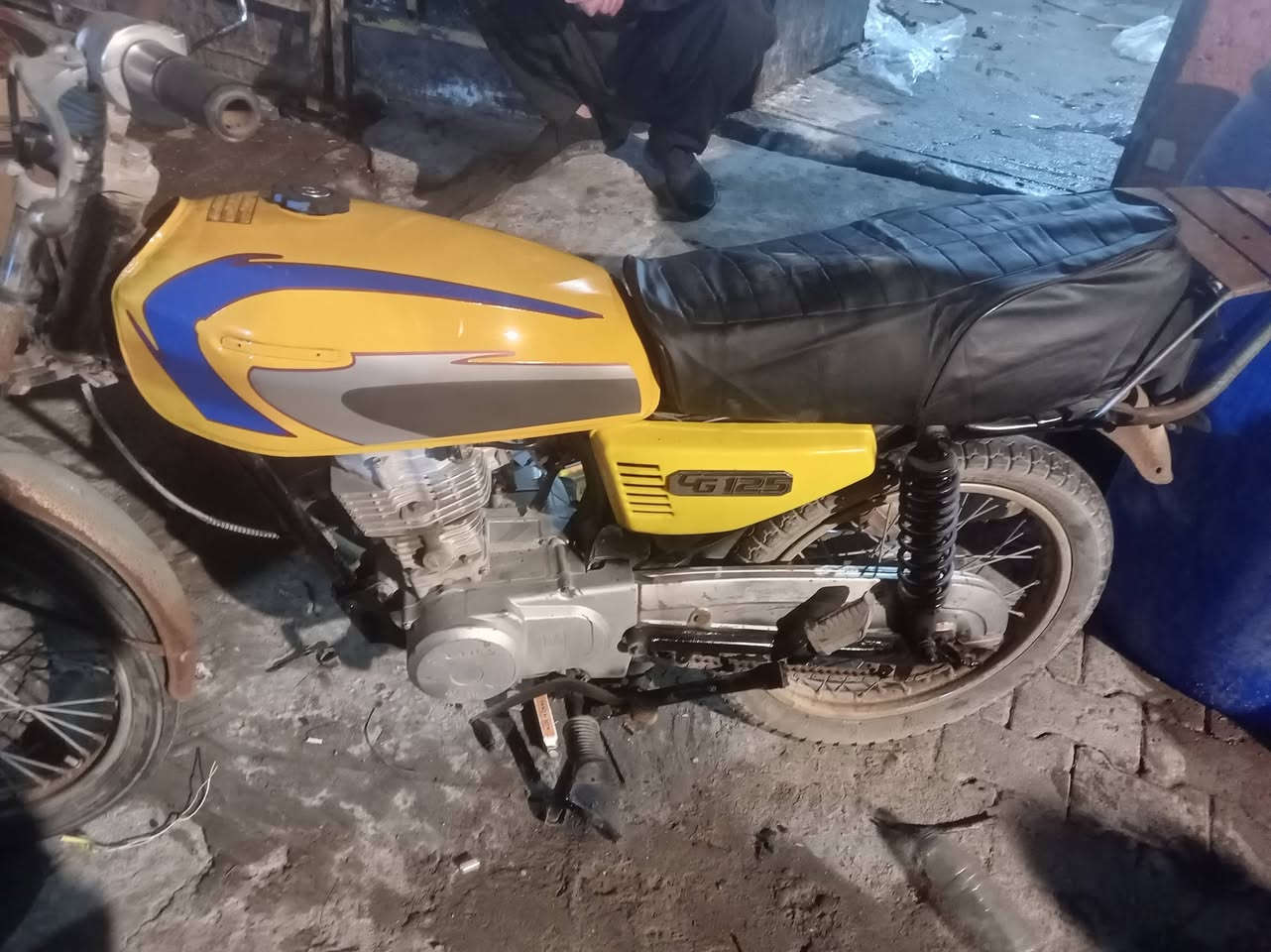 دراجه نامه للبيع ايراني السعر 175 العنوان بصره حيانيه ***********
