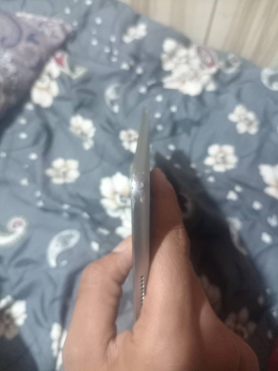 سلام عليكم ايباد جيل سادس ذاكره 32 الايباد كلشي ممستبدل بي فقط هذه  الايباد كلشي مويه طخصات بشاصي خفيفات لا مثرات ولا هاي سعره 80قفل قفل قفل 70ميصير 80 قفله مكاني بغداد مدينه الصدر هذه رقمي بي وتساب ***********

