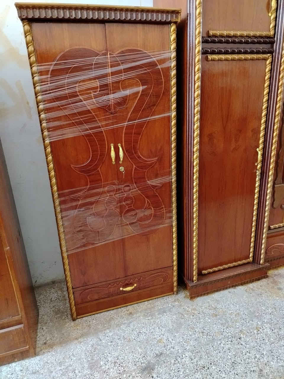 غرفة نوم ٦باب طابقين صاج السعر ٨٥٠ الف العنوان بعقوبة كاطون شارع أبو رباح مجاور مرطبات السيد *********** مزاد ابو كرار الغريباوي
