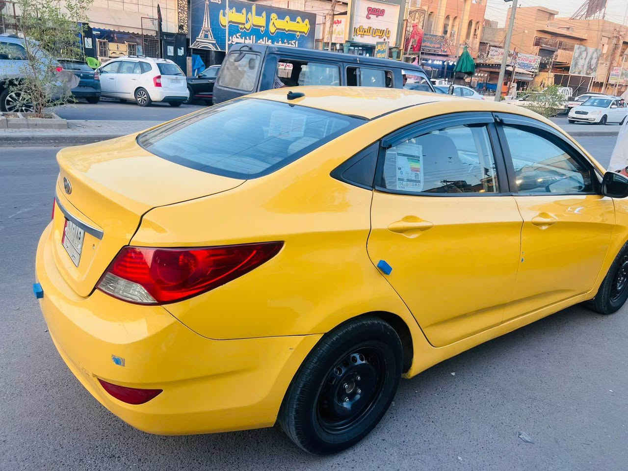 هيونداي اكسنت خليجي موديل ٢٠١٣ اجرة ( تكسي ) 
مكينة 1.6 فتحة رقم ديالى مشروع وطني السيارة حلوة 
السعر 76 ورقة وبيها مجال .
مكان السيارة بغداد - السيدية 
للتواصل ***********
زيد بغداد, العراق
