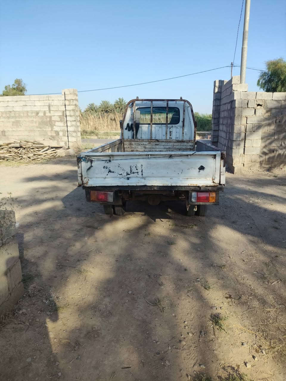 عندي سياره بنكو موديل 95ادوات شغاله اتكفل سرقه وعشائر و السياره شغاله كير اكسل شاصي مكينه ،رايده 19وبيه مجال بسيط حك الجيه،***********,
