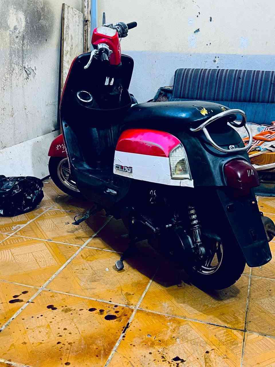 سلام عليكم بوليسي لبيع دراجه نضيفه خير من الله ما ناقصه شي ملاحضه جانت 55 ورجعته ع بلاد 49 الشراي يتصل ع رقم ونتفاهم ع سعر ***********
