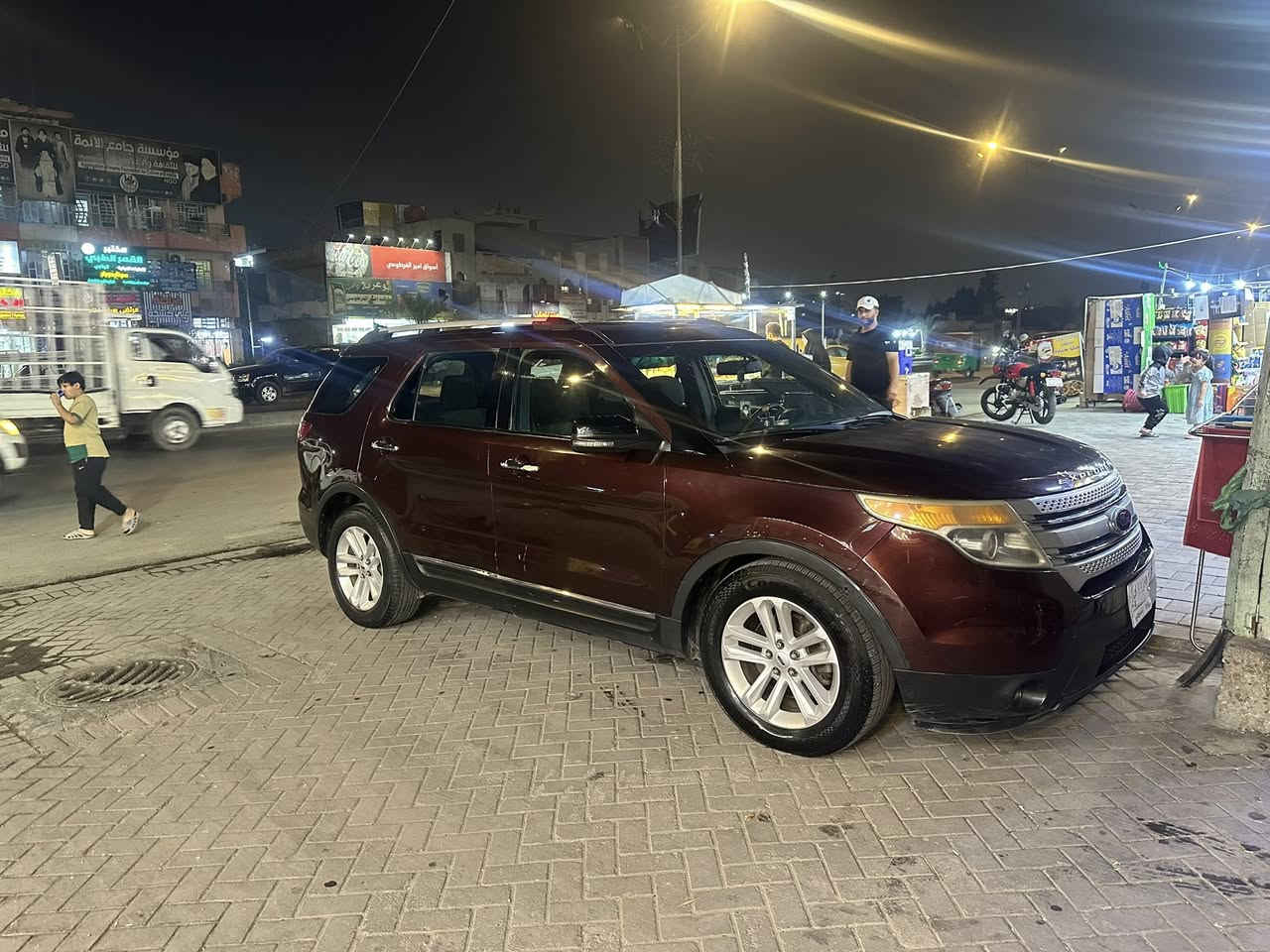 السلام عليكم للبيع فورد اكسبلور موديل ١٢ رقم بغداد بسمي محرك ٦ سلندر ٧ راكب  ماشيه132 الف حادث جانبي ايرباكات تكم شواصي لغود كلها مكفوله صور الحادث موجود بل منشور مواصفات شاشه جبيره شاشه اعطال بل عربي تحكم ستيرن جهتين تحكم بالمري + اشاير بل مري رقم سري بالباب تشغيل عن بعد كشن كهرباء ٣ قطع تبريد مكان بغداد مدينة الصدر 
السعر  130 
***********
