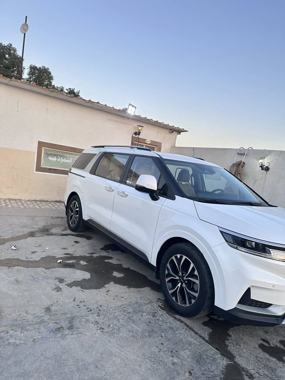 السلام عليكم من رخصت لادمن الحترم

ملاحظة.              للبيع           او.           المراوس

او يبقة جزء من المبلغ حسب التفاق 

كيا كرنڤال وارد كوريا 

سنة الصنع:2023

ممشأ 40

محرك 6سلندر

خطين بانزين غاز اصل

كفالة السيارة من حادث 

                               ( المواصفات)

1_كشن منفصل سياحي

2_تحكم ستيرن

3_تدفئة بالكشنات وبالستيرن 

4_تبريد مناخي ثمن قطع تبريد
5_نظام أيكو ونضام أسبورت أوبعد بيها أنضمة
6_قيادة ذاتية وتوقف ذاتي
7_شاشة جبيرة وبصمة
8_ابواب كهربائية بصمة بالئبواب
9_. 10 راكب 
10_نضام أوتو هولد
أوبعد بيها هواي مواصفات 

عنوان:بابل

ملاحظة.         ((السعر)):           295. أوبيها مجال


**إذا كنت صاحب هذا الإعلان وتريد حذفه لأي سبب، رجاءا أرسل رسالة إلى الدعم الفني**