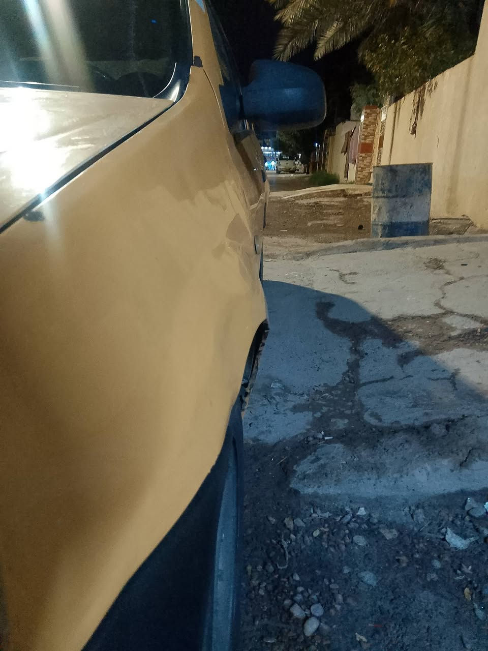 السلام عليكم
رينو لوكان موديل 2014
السيارة رقم بغداد انكليزي وبأسمي تحويل مباشر 
كير ومحرك وحدادية خير من الله
مصفرة هيئة وغرامات 
هزة جديدة
تخم تاير 
تبريد شغال 
السيارة جاهزة وخير من الله بيها بس الطخطخات اموضحة بالفيديو 
السعر 39 وبيها مجال 
***********
مكاني الدجيل ومتواجد في بغداد حي الجهاد
