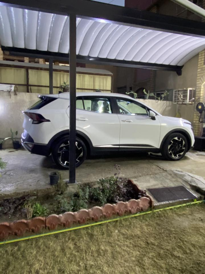 السلام عليكم للبيع 
كيا سبورتج موديل 2025فول مواصفات 
قمارة حديد
رقم بغداد …..بأسمي
مكفوله كفاله عامه من الدعاميه للدعاميه  كفاله 🔥
ماشية 9000كم فقط السيارة جديدة 
خليجي✅ موديل 2025✅
كشنات تدفئة
ستيرن تدفىة
سعة المحرك 2.0L
مرتبط بناقل حركة أوت إف و 6 نمر
حساسات أمامي
حساسات خلفية
لايت زينون + LED
كشافات 
بك لايت LED
حجم الاطار 235/50R19
ويل كب 
4 دسك
اريل نفكيتر 
مفتاح التشغيل بصمة
تشغيل عن بعد 
فتح الصندوق كهرباء 
دشبول شاشة 
شاشة Apple Car play
كاميرا دوارة 
حركة المقاعد الأمامية كهرباء 
مثبت السرعة Cruise
المودات والأوامر الصوتية
أوضاع القيادة  Drive Mode
فحص أنظمة السيارة 
حساسات ضغط اطارات 
مقود جلد حياكة 
شفتات مقود
قطعتين تبريد
هاند بريك كهرباء 
ا ABS 
ا Auto Hold   أوتو هولد
ا ISOFIX   مثبت مقعد الطفل
نظام مانع الانزلاق
نظام نزول المنحدرات 
اشارة في المرايا الجانبية
مخرج منفذ الطاقة
ا  Bluetooth 
شاحن هاتف Wireless 
تطعيم الدواخل ألمنيوم 
مكاني بغداد حي الجهاد
☎️ ‭***********
