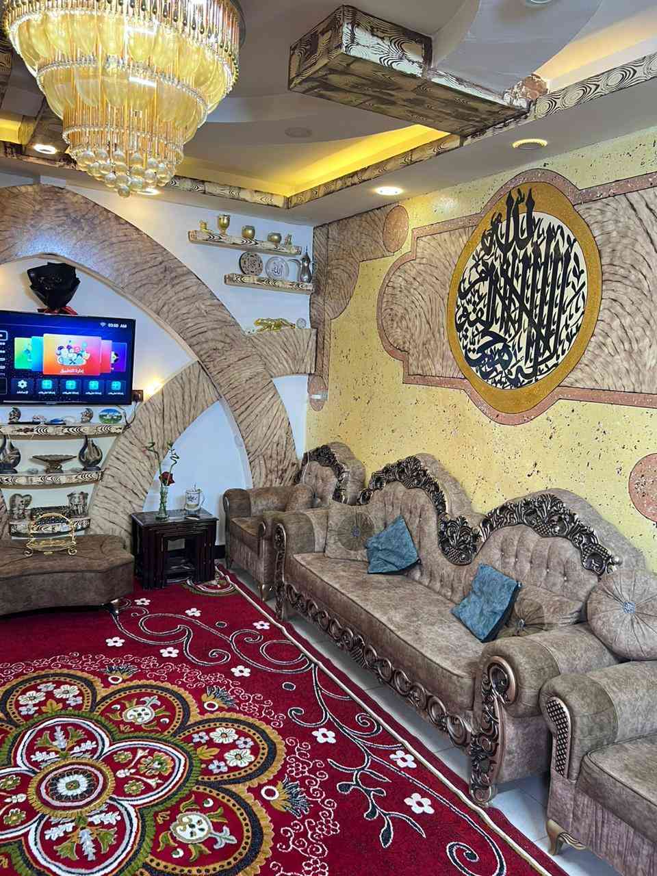 السلام عليكم بيت للبيع شفتة قرب اسواق الحارة مساحة 110 متر زراعي 3 غرف نوم فوك وصحيات جوة استقبال وهول ومطبخ وصحيات السعر 70 بي مجال مستعجل عليه 
***********
