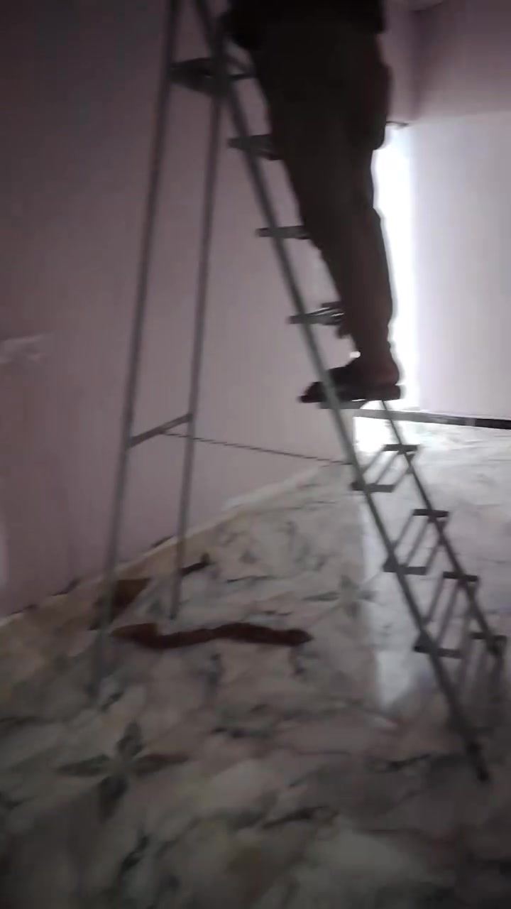 بيوت عدد ٢ + مضيف +كاع بصفهن +كرهباه +ماي +تبليط جاهزات بنيان جديد ومحد كاعد بيهن وكل واحد بنيان بي ١٥٠ متر. غرفه +صاله +مكشوفه +مطبخ +حمامات كاملات لموقع نجف شارع كربلاه جهت يا علي عمود ١٩٣  لسعر لواحد ٢٠ وبي مجال لرقم ***********
