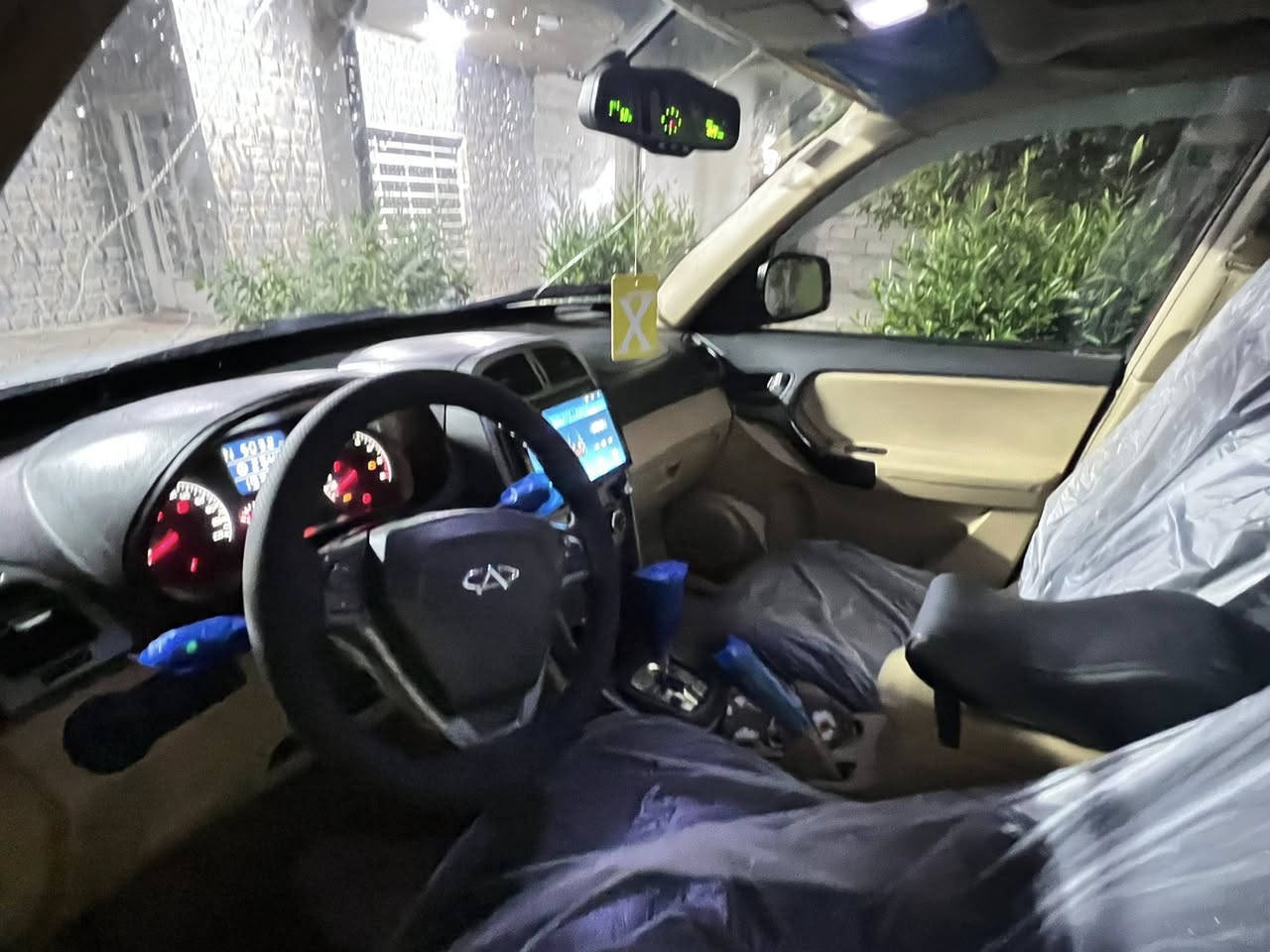 السلام عليكم تيكو 2013
شاشه حديثه
 كاميرا خلفيه
داخل قماش
سعر 57
***********
