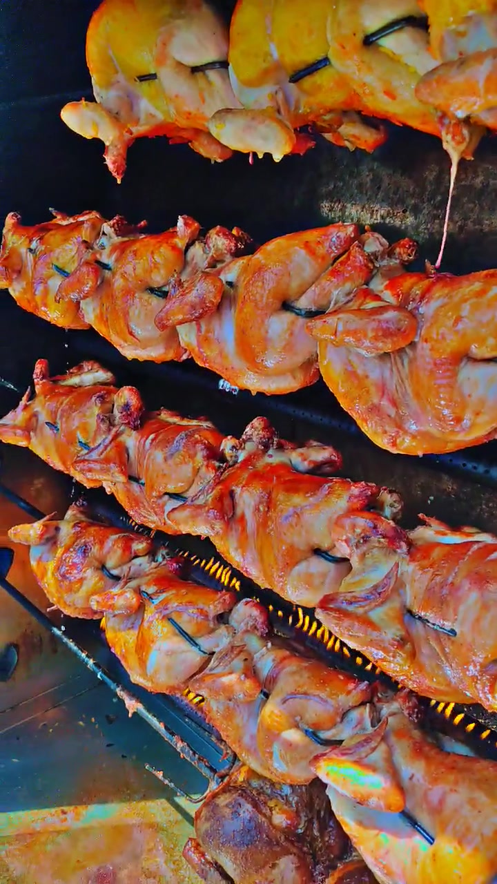 متوفر الجمعة🕌... دجاج مشوي/دجاج محشي/دجاج على تمن/مشويات بانواعها/اطلب وادلل😎
المطعم مفتوح الجمعة نستقبل طلباتكم 🐓
ويسرنا تقديم أفضل الاطباق لزبائننا الكرام🍖
توصيل متوفر 🛵
عالارقام أعلاه.. ***********/***********
زورونا في موقعنا الكائن في الرشيدية/مقابل سوق العصري🚗
