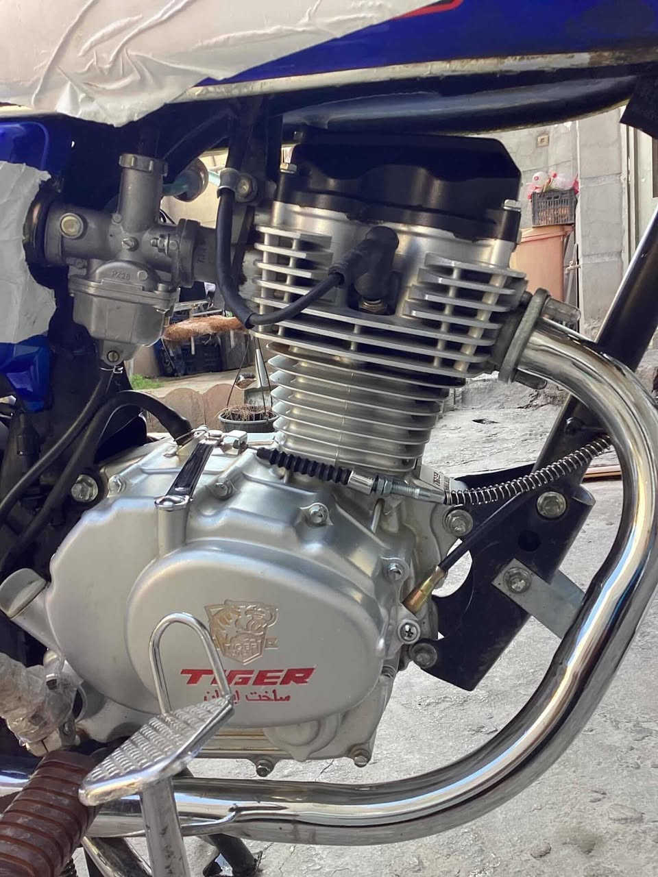 السلام عليكم دراجه للبيع تايكر 2023 دراجه كله بلاد برقي ما مبدل بيه دراجه نايمه محرك كبس لاصوت ولا صرف ولا بخار كهربيات كله شغال نشرات كامل شغل دراجه كل عيب ما بيه سعر 550 بي مجال شي بصيط شراي اتصل عل رقم *********** مكاني حي حجاج
