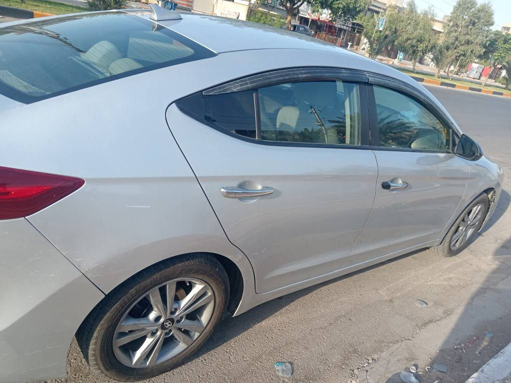 النترا 2018 امريكي محرك 2.0 دوش 
كير اوتاماتيكي نوع AT
ماشية 110 الف قابل للزيادة 
الحادث خلفي فقط صندوق كان بارد و اني عدلته 
السونار مرفق بالمنشور 
دهن يورال 
ماء اخضر 
تبريد جديد 
صدر ممتاز 
دوشمة جديدة ضاهرة بالمنشورات 

السعر 130$ 
***********
العنوان بغداد الزعفرانية بغداد, العراق
