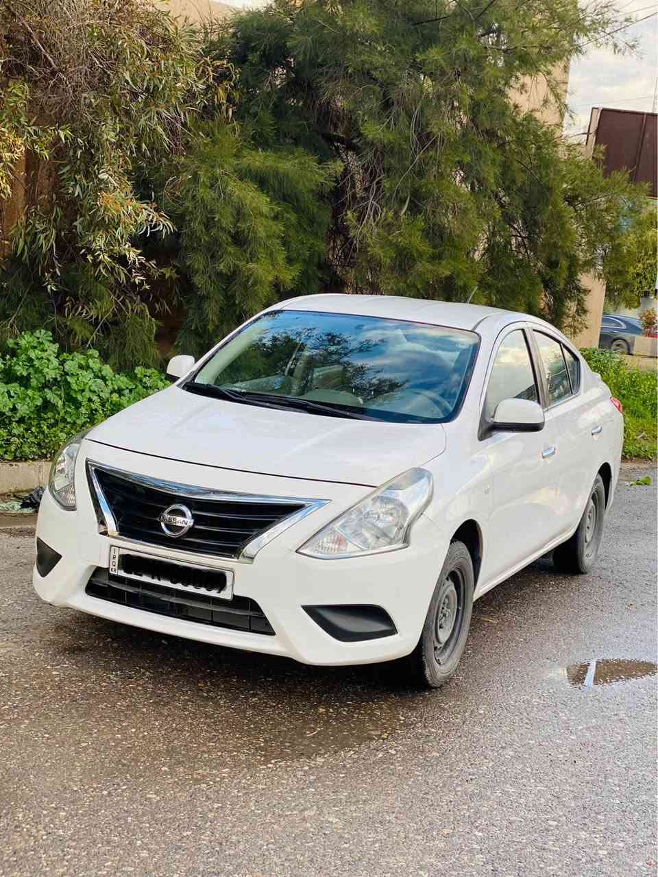 نيسان سه نيي مؤديل 2020سپي به فري بي سبوخ جه مپيكي زؤر زؤر خه فيفي پشتي هه يه له گه ل نه رمه ته زره ك سياره كه زؤر جوانو پاك ماوه ته وه به ناوي خؤمه گيرو مه كينه و ته قه و ره قه ي به شه رت 100هه زار Km رؤشتوه سعر 99وه ره قه كه ميك مه جالي تيدايه بؤ زانياري زياتر پيوه ندي بكه به ...*********** أربيل, العراق
