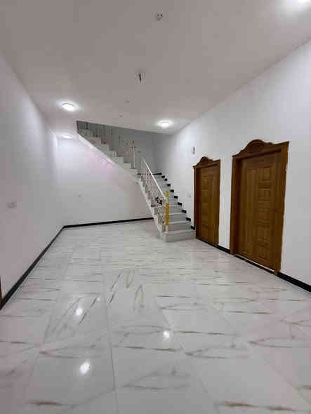 إسلام عليكم ورحمة الله وبركاته🌹
اللاستفسار ***********

دار سكن للبيع 
بناء حديث 2025 
فراغ وجاهز للسكن

المساحة 150م 
ركن على شاعرين
على شارع 12م تبليط
كافت لخدمات متوفره
ماي كهرباء مجاري 

نوع العقار طابو زراعي بأسم عراقي سند 25
يتكون لبيت
دوانيه
وصاله
وغرف 2
ومطبخ
وصحيات خارجي وداخلي

العنوان ابولخصيب طريق سيد حامد
قرب المدينه لاندلس السكنيه

سعر لبيت 90 مليون وبي مجال

اللاستفسار ***********
