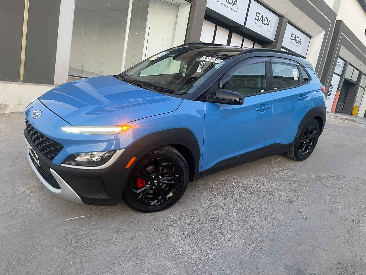 لبيع هيونداي كونا 2022                         Hyundai Kona 2022
رقم اربيل هزه وسنويه جدد شرط التحويل  . سيارة نظيفة ميحتاجلها دينار مصرف 
محرك 2000 دوش. بيها طخه خفيفه بلجاملغ اليسار مال سايق بدون دواخل وبدون ايربك 
المواصفات
. رادار امامي وخلفي وجانبي
. نظام الحفاظ على المسار
. نقطه عمياء 
.مثبت سرعه 
.شاشة تدعم ابل كاربلي واندرويد اوتو
.كاميرا خلفيه دوارة 
.وضعيات القيادة .(3)
. نظام مراقبة ضغط الاطارات 
مكان الموصل .
📞اتصال او واتساب [***********]
