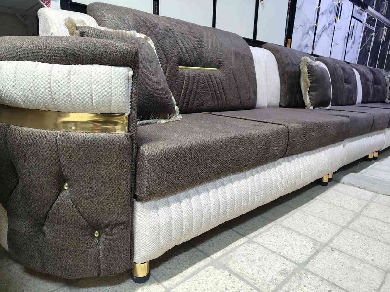 معرض زياد الأثاث المنزلي 🫴
وصول ديوان فصال شغل الموصل حطاطه 
شغل ثقيل يوجد قياس 8 أمتار أبو التاج مع هديه 6 كوشات 
ديوان فصال الموصل قياس 7 أمتار 11 مقعد رجل مالته خشب 
شغل الدواوين كله ثقيل 
وصل ضمان الجودة 15 سنه 
يوجد فصال وحسب الطلب 
العنوان تكريت شارع الزهور خلف افران الكرخ وقاسم مول معرض زياد الأثاث المنزلي 🫴 
***********
