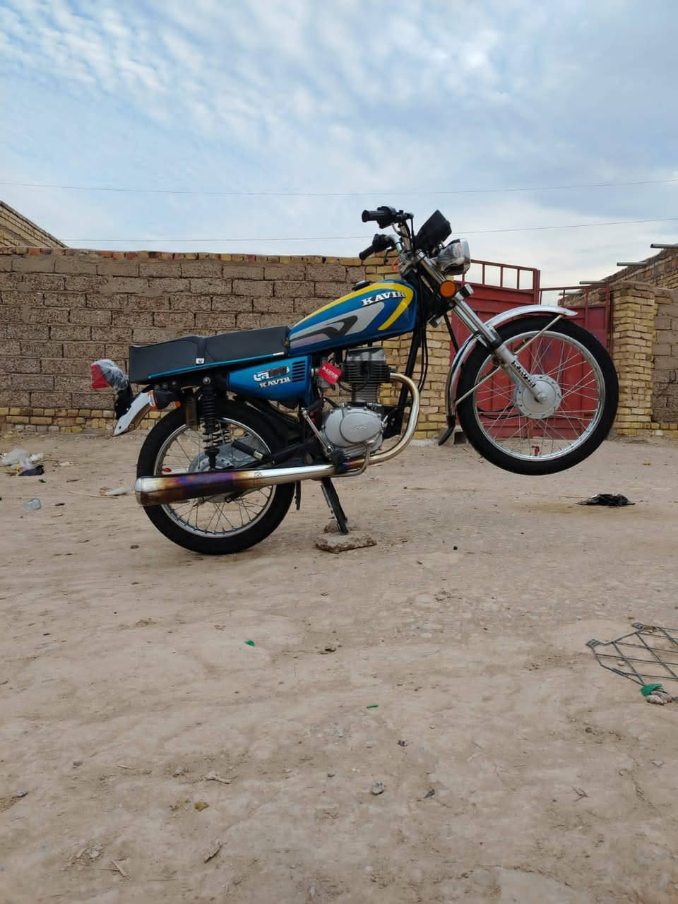 سلام عليكم دراجه للبيع مال إيران أوراق سكنر موديل 2024 سعر 1300 وبيها مجال لاتصال علا الرقم *********** مكلف بنشر
