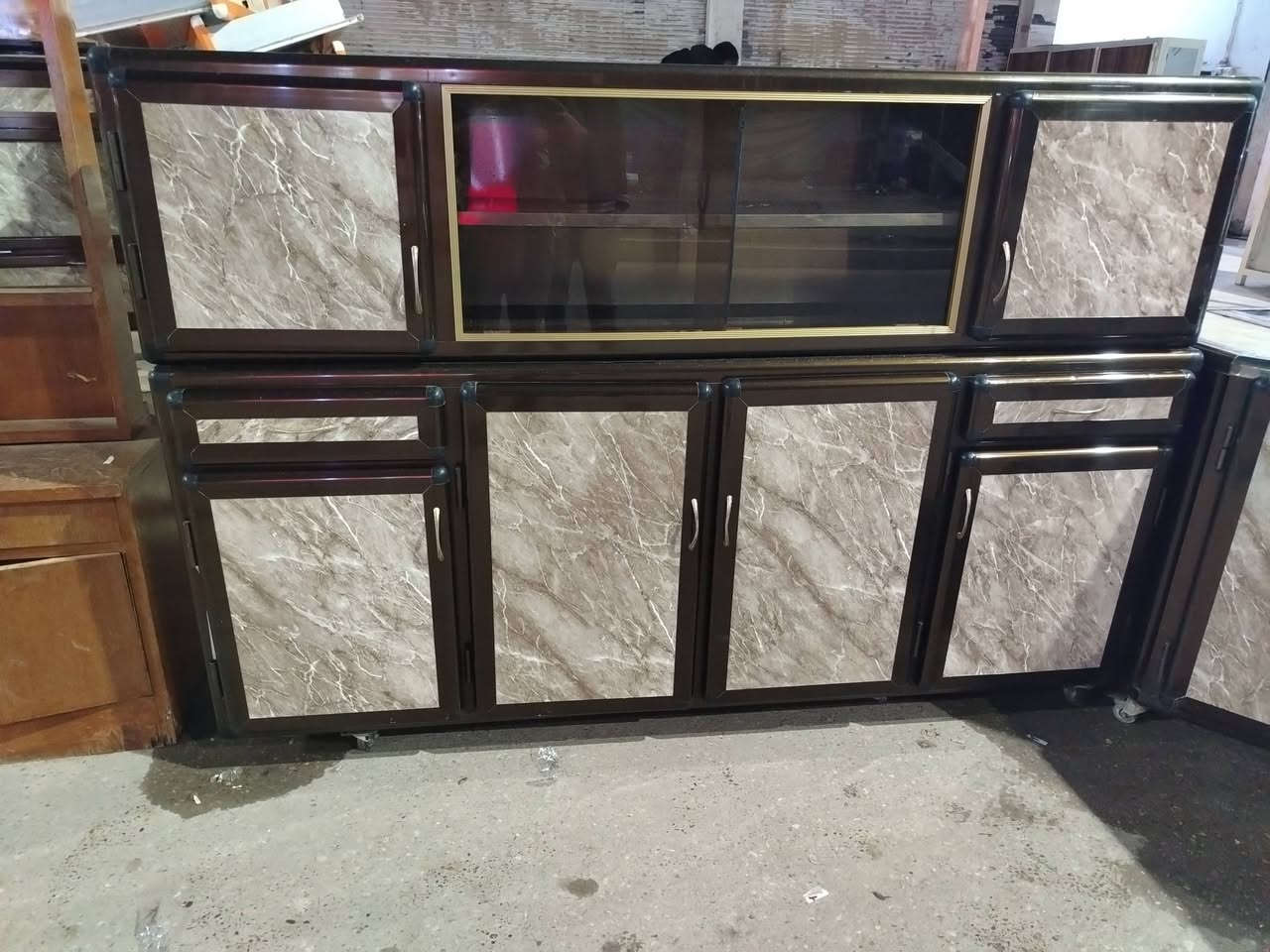 للبيع كونتر ارضى ملحق مترين نضيف شغل تقيل سنك زويه سعر ٢٧٠ بي مجال *********** اسيا *********** مكان رشيديه
