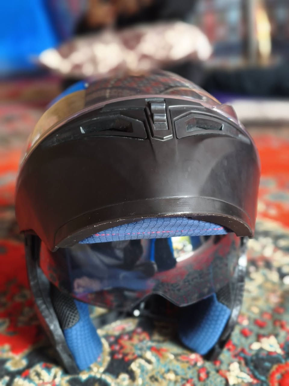 السلام عليكم خوذه للبيع مكاني عامريت الفلوجه ***********
