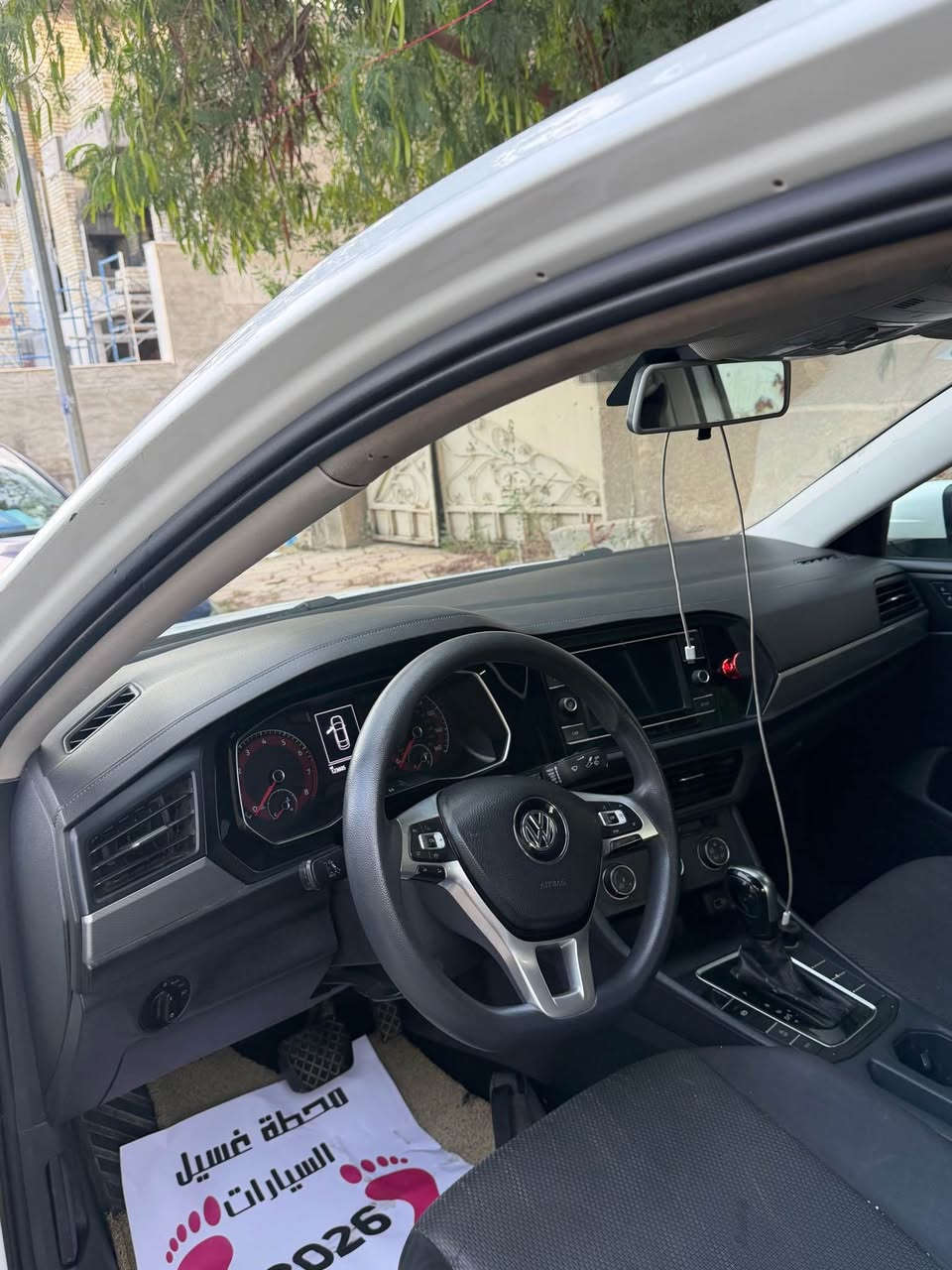 السلام عليكم
جيتا 2019S رقم بغداد بسمي سنويه مجدده حادثها جاملغ وبنيد وبالعراق صبغ باب سونار موجود شاشه وكاميرا ماشيه 131 مايل مكينه 1400 تيربو كير 8 نمر لايت زنون  للبيع او مراوس سعرها 110 وبيها مجال 
مكانها الصليخ *********** بغداد, العراق
