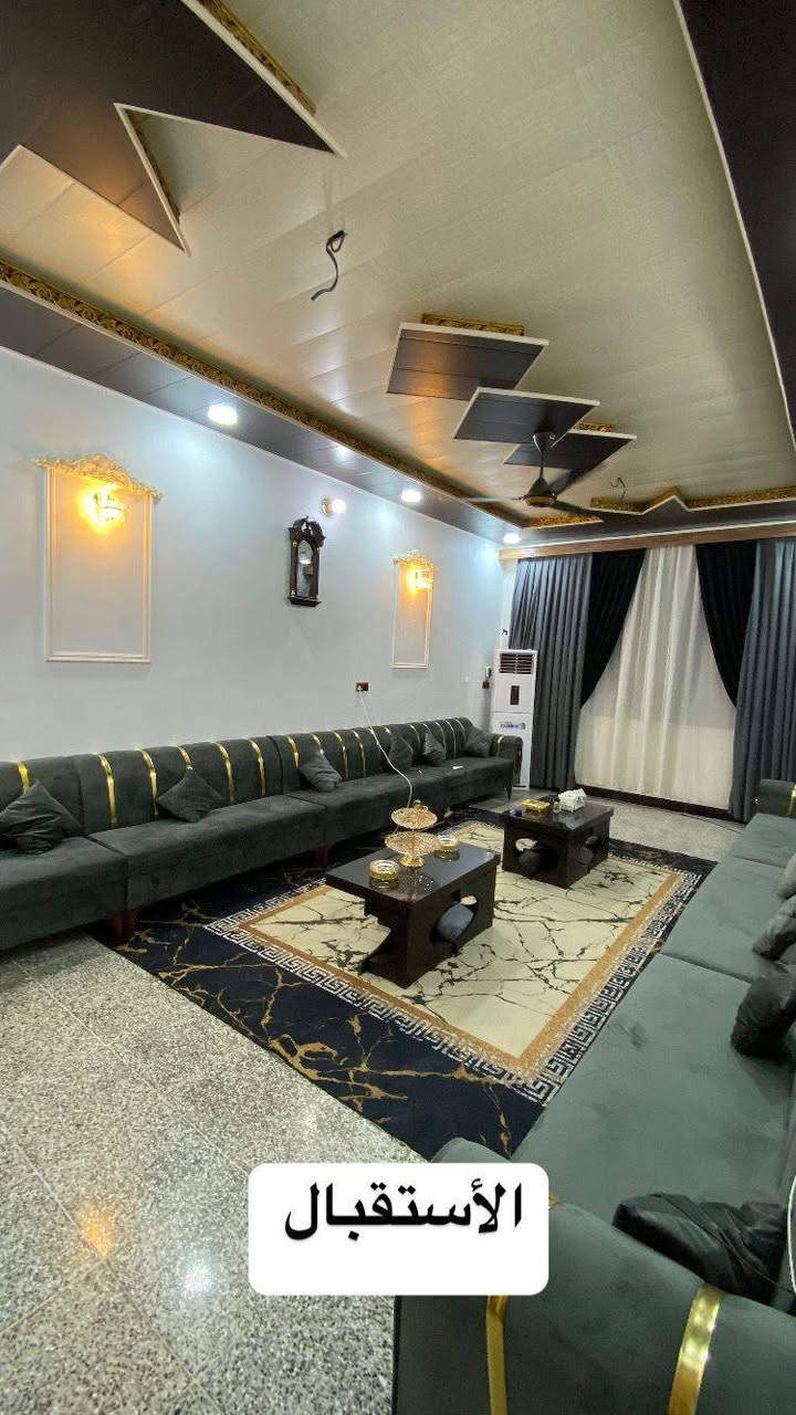 يا الله السلام عليكم 👋

يعلن مكتب الأمير للعقار شارع الصب عمود 287 
‏
‏
 بـيـت 🏡مـع مـحـل للبيع..المحل ايجاره(150) شهرياً

طابـو زراعي سـند(25) مرقم ومشمول بالتمليك

مساحة البيت..241 مـتر
واجهة..14 متر
بناء درجة أولى أساس وسقف صب 
ارضية (كـاشي)

السطح شتايگر درجة أولى 
البيت شغل  جناي  شغل مظبوط 

يحتوي البيت على 3 غرف نوم وصاله كبيره واستقبال كبيره ومطبخ وحمامات عدد(2)

يطل على شارعين باب امامي وباب خلفي 
البيت كامل مابي اي نقص..

الخدمات ماء كهرباء اناره ليليه مدارس 🏫 اهليه +حكوميه
🛣️شارع تبليط الباب البيت 
العنوان:-شارع الصب 🛣️مقابل ملحق قرية الغدير 

  للاستفسار 

مكتب الأمير للعقار شارع الصب عمود 287 
‏
‏للاسفسار   ***********
‏
‏***********
